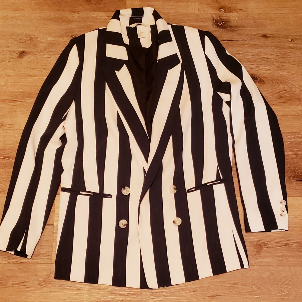 H&M SZ 10 Black and White Striped Blazer